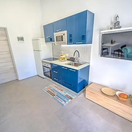 White House - Clasto