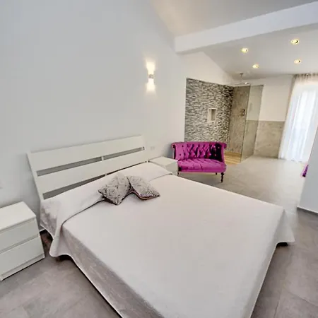 White House - Clasto *