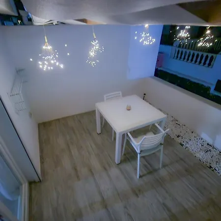 White House - Clasto * San Miguel de Abona