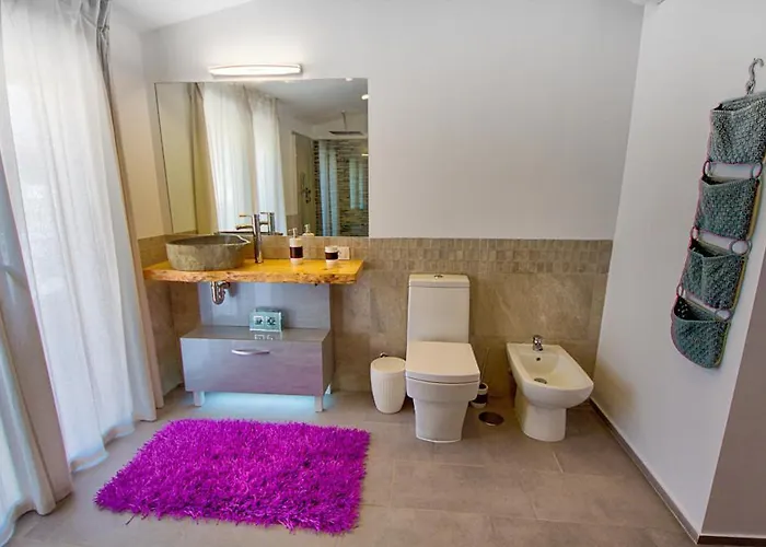 White House - Clasto Apartamento