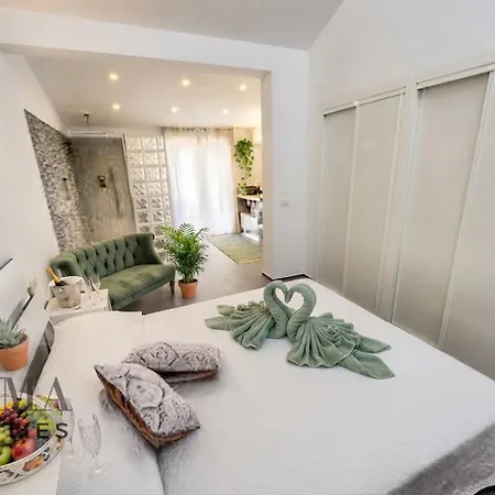White House - Clasto * San Miguel de Abona