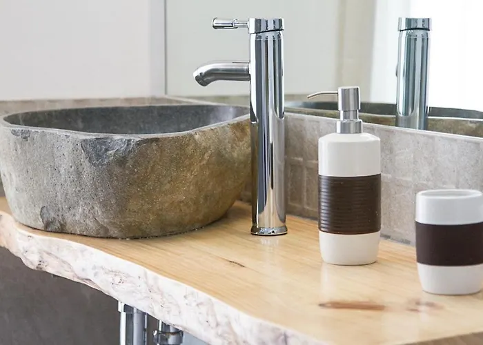 White House - Clasto דירה