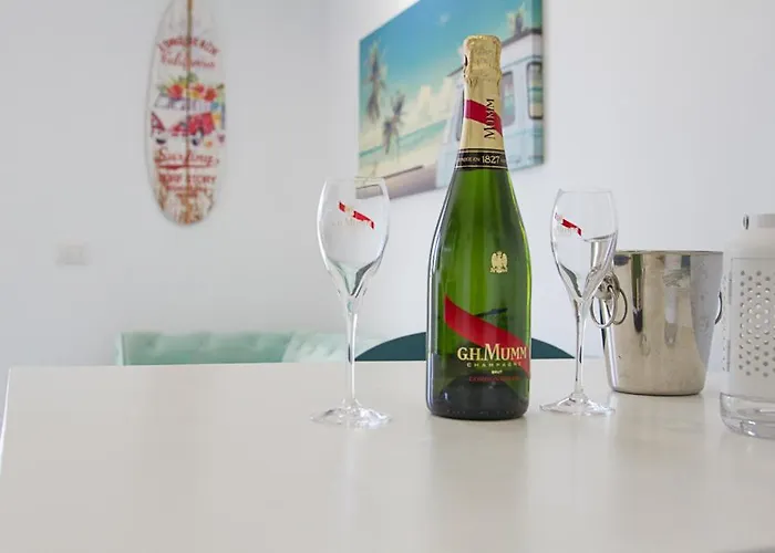 White House - Clasto Апартаменты