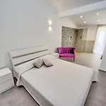 White House - Clasto *