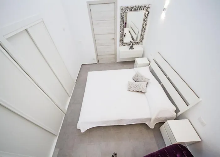 White House - Clasto San Miguel de Abona